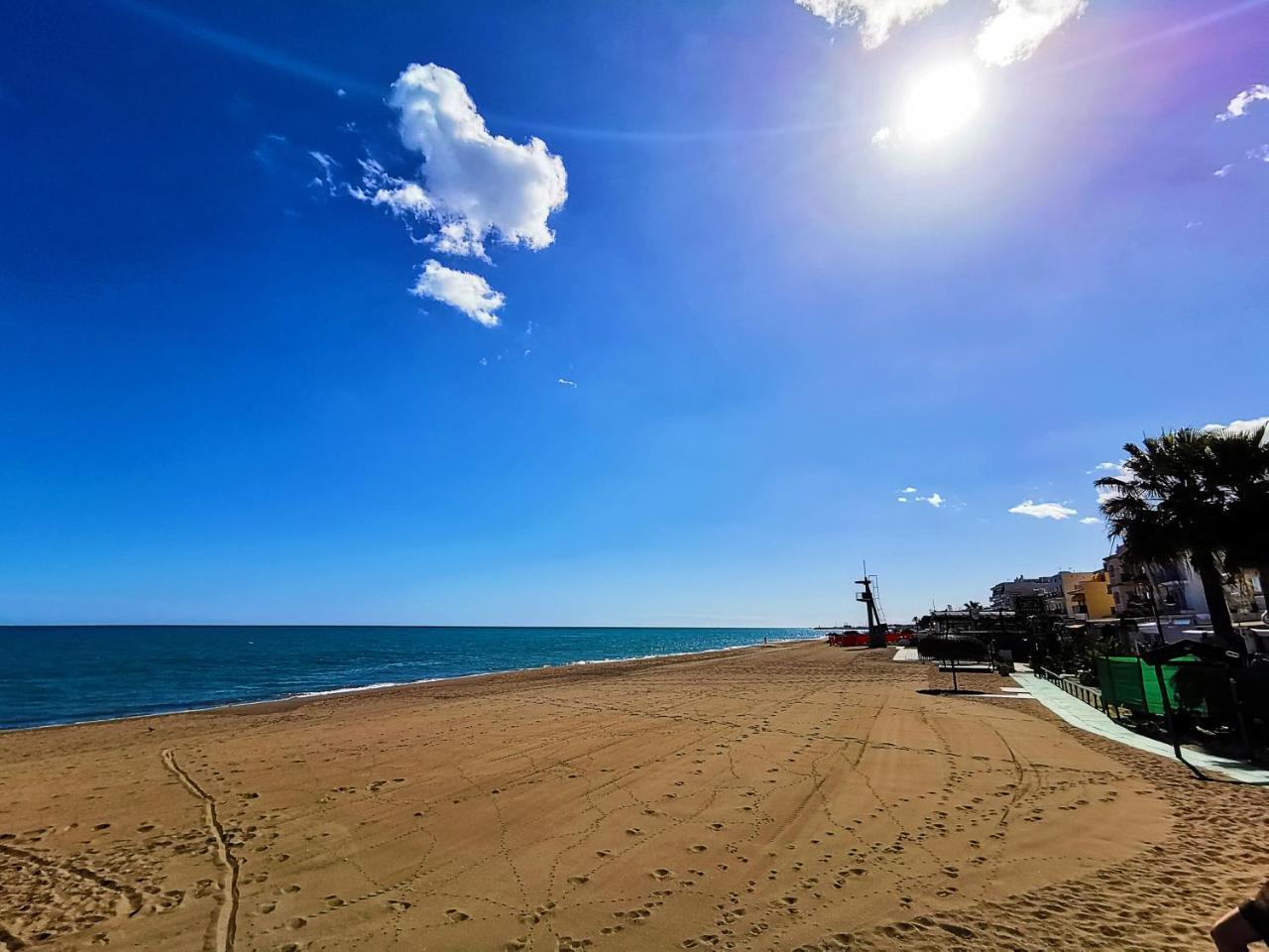 Apartamento Carihuela ตอร์เรโมลิโนส ภายนอก รูปภาพ