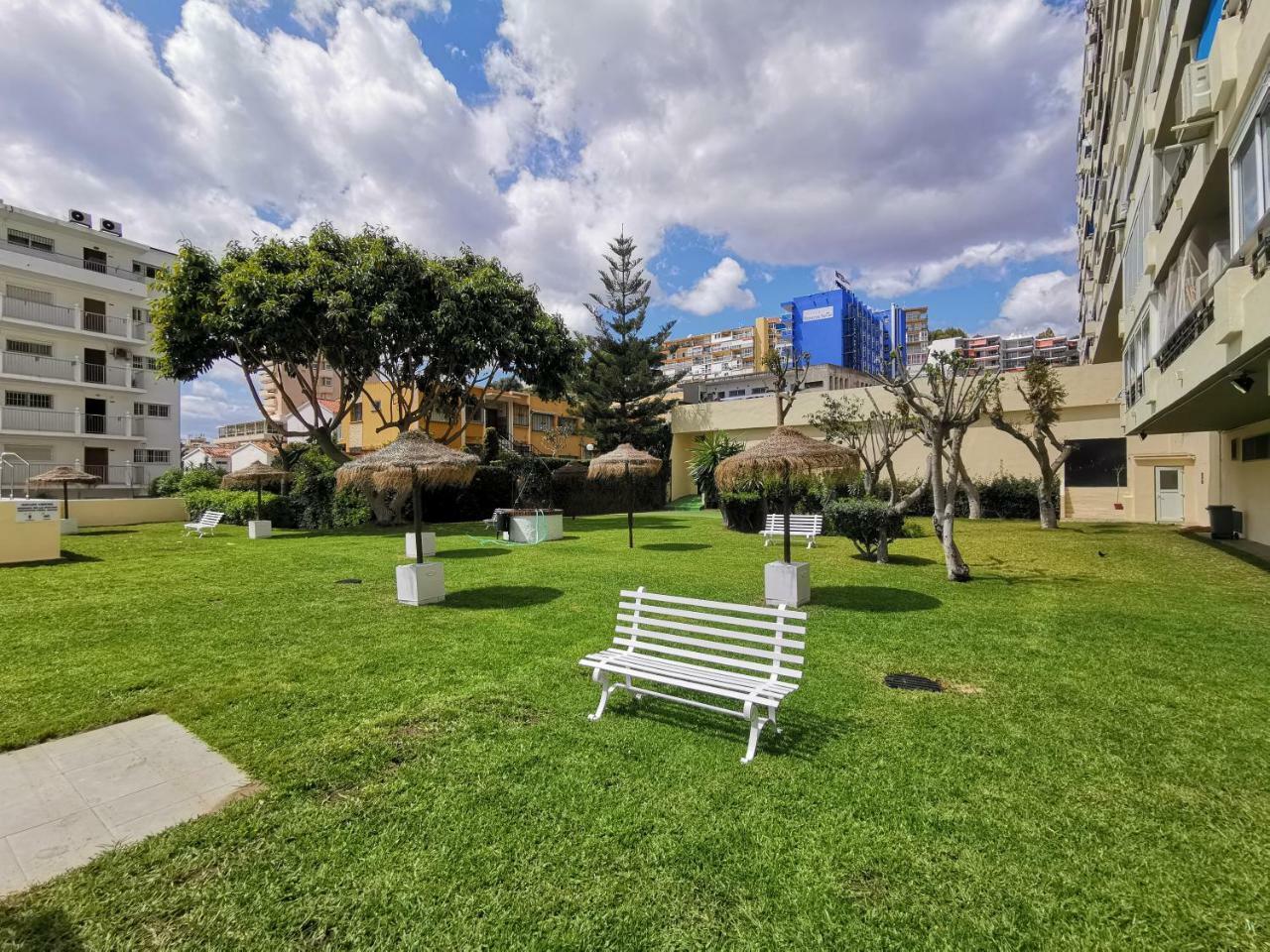 Apartamento Carihuela ตอร์เรโมลิโนส ภายนอก รูปภาพ